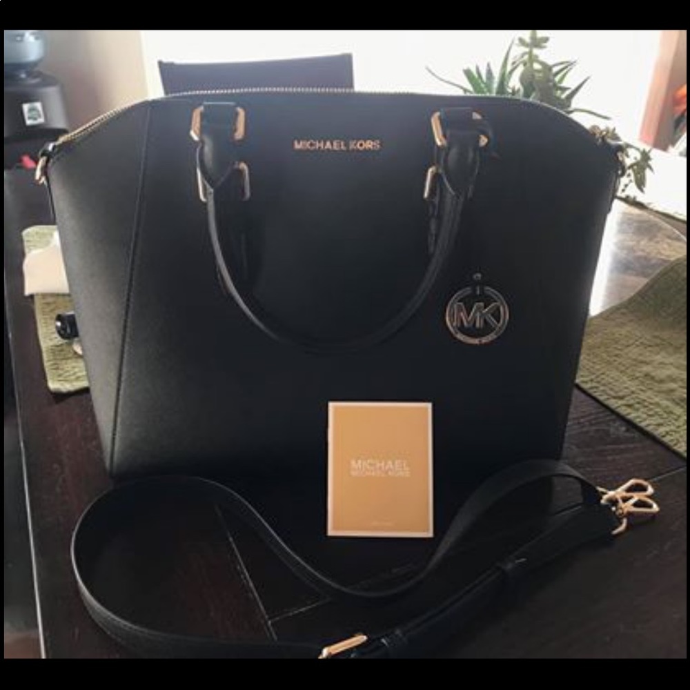Micheal Kors Purse